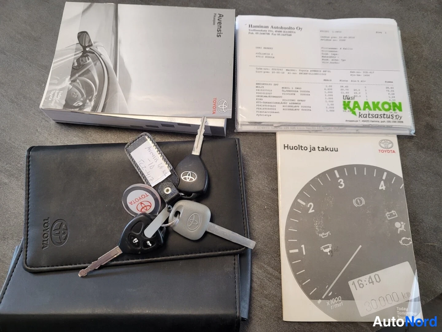 Harmaa Toyota Avensis 2010, asiakirja, kuva 26