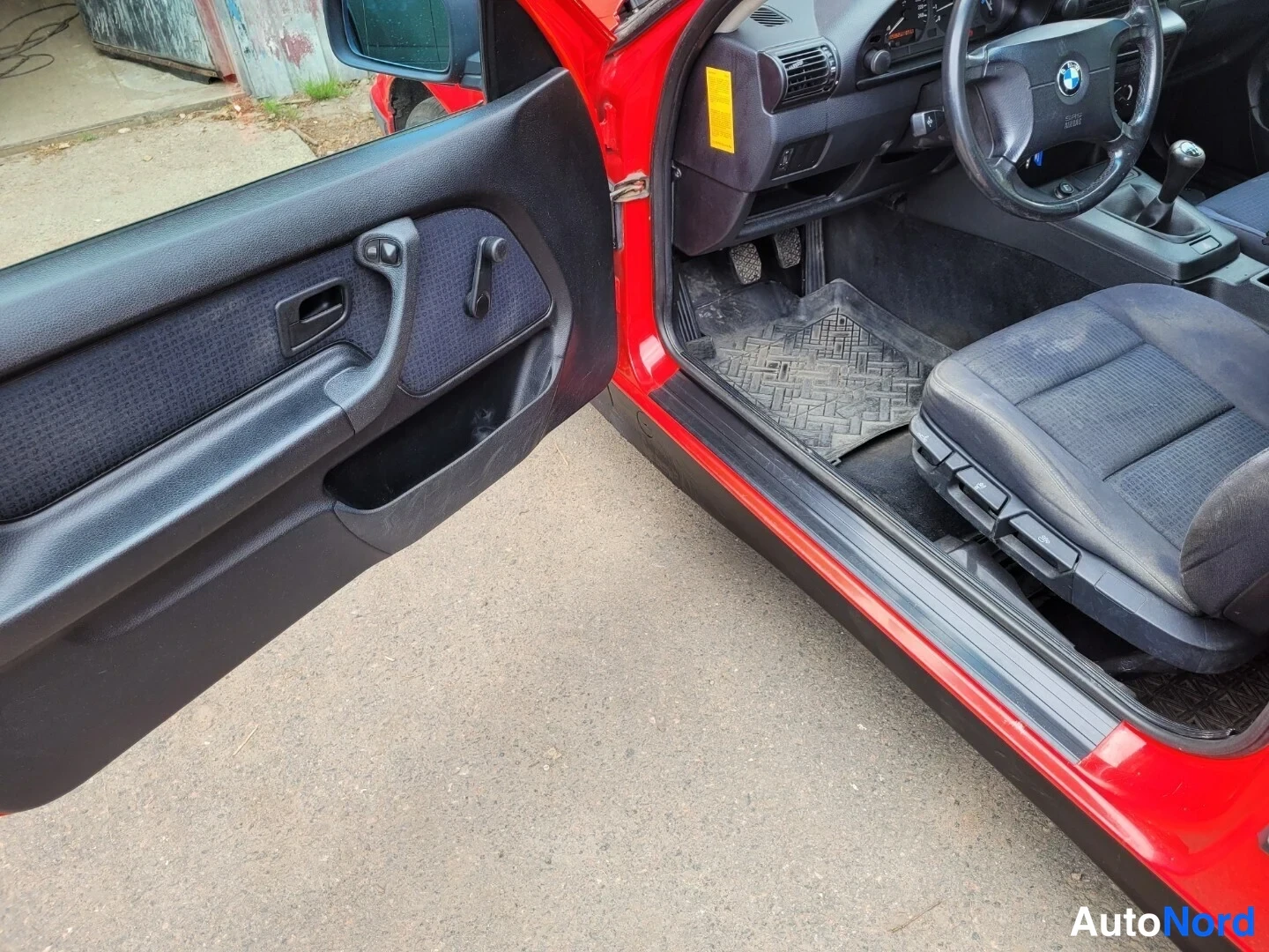 Red BMW 316i 1997, cockpit, photo 9