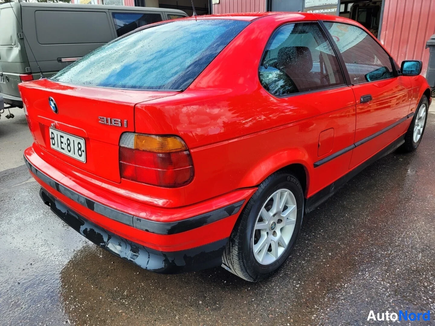 Red BMW 316i 1997, rear three-quarter, photo 7