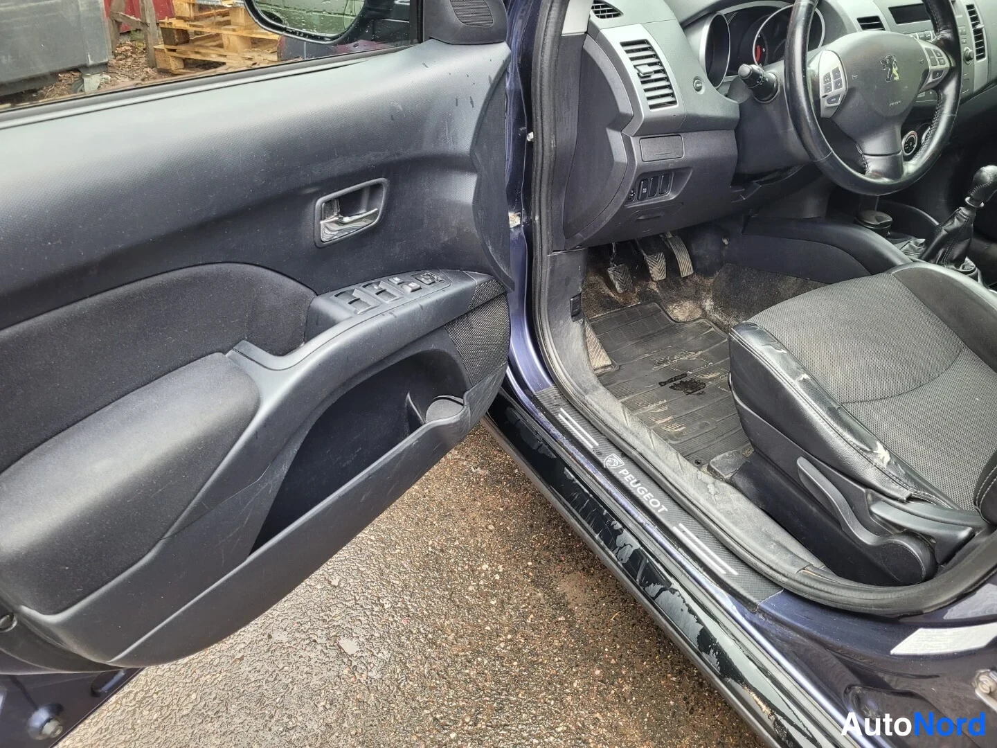 Sininen Peugeot 4007 2007, ohjaamo, kuva 11