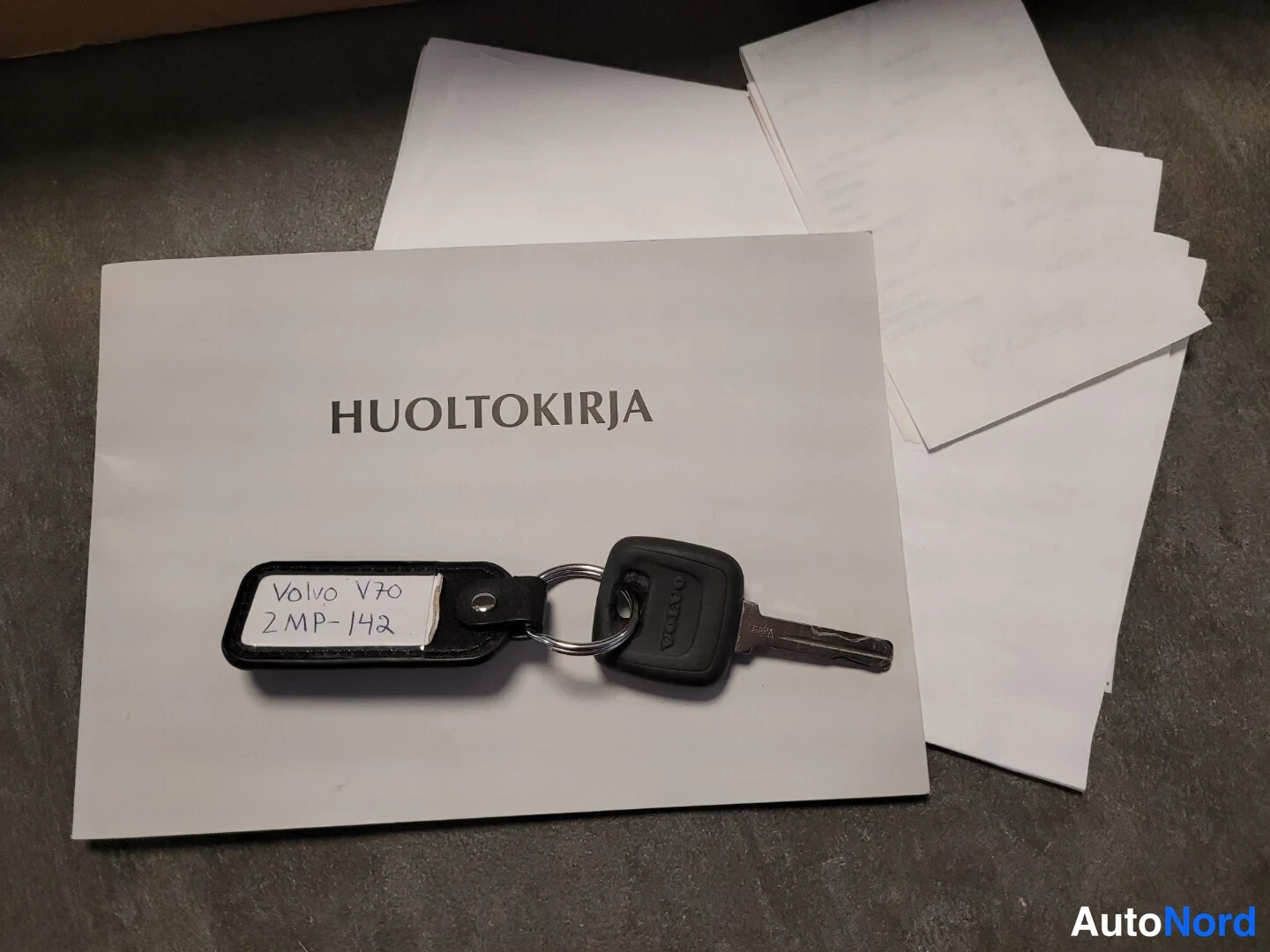 Punainen Volvo V70 2001, asiakirja, kuva 30