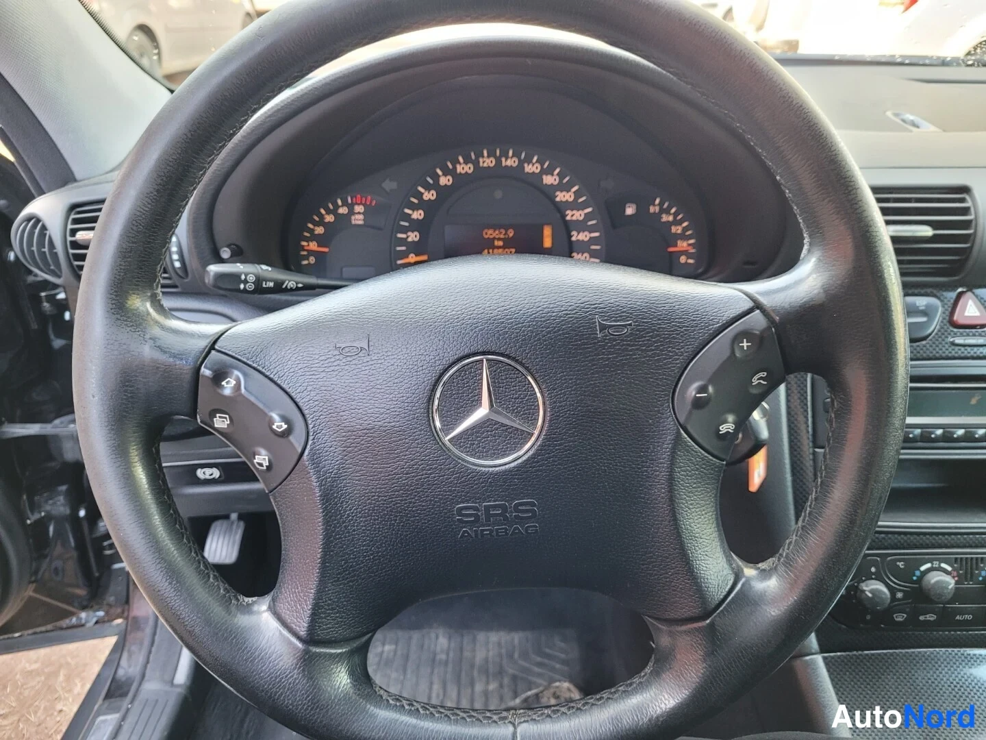 Musta Mercedes-Benz C 220 CDI 2003, yksityiskohta, kuva 20