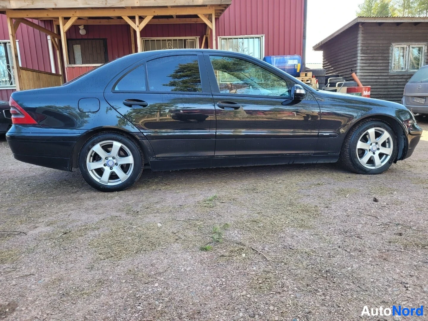Musta Mercedes-Benz C 220 CDI 2003, takaviisto, kuva 5