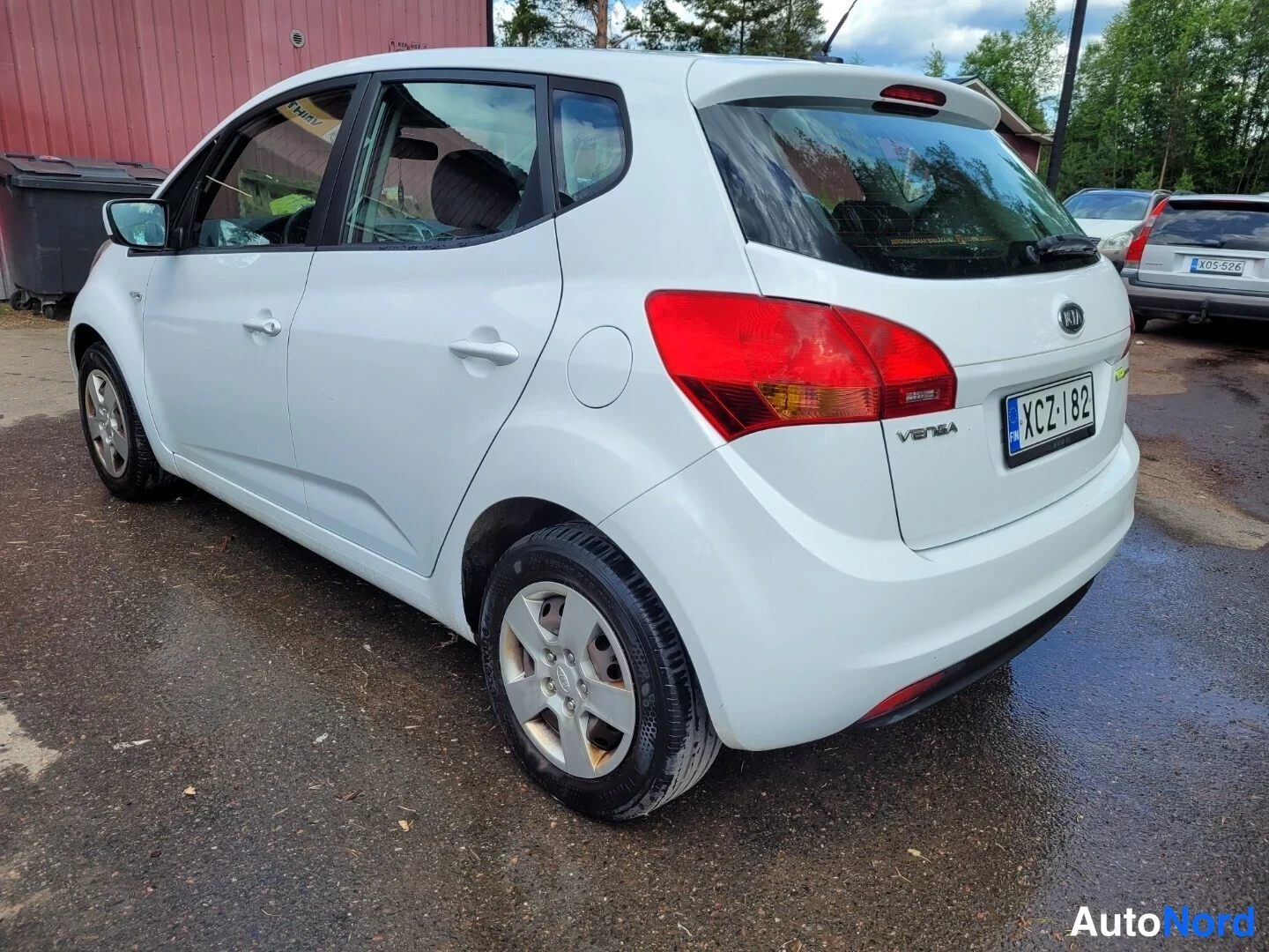 Valkoinen Kia Venga 2012, takaviisto, kuva 5