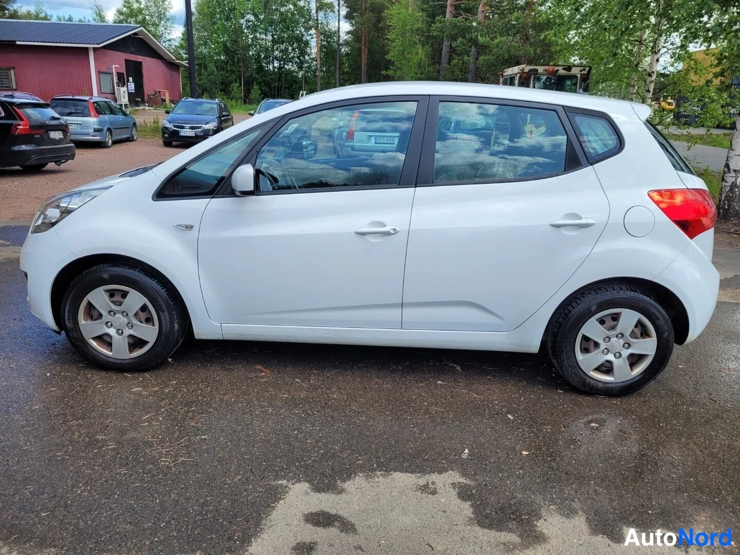 Valkoinen Kia Venga 2012, takaviisto, kuva 6
