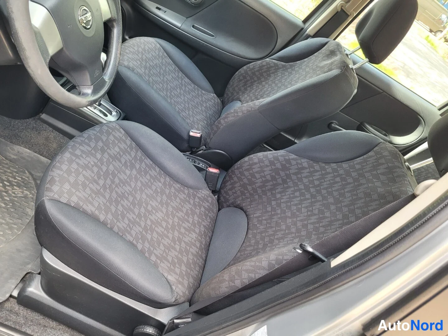 Hopea Nissan Note 2008, etuistuimet, kuva 14