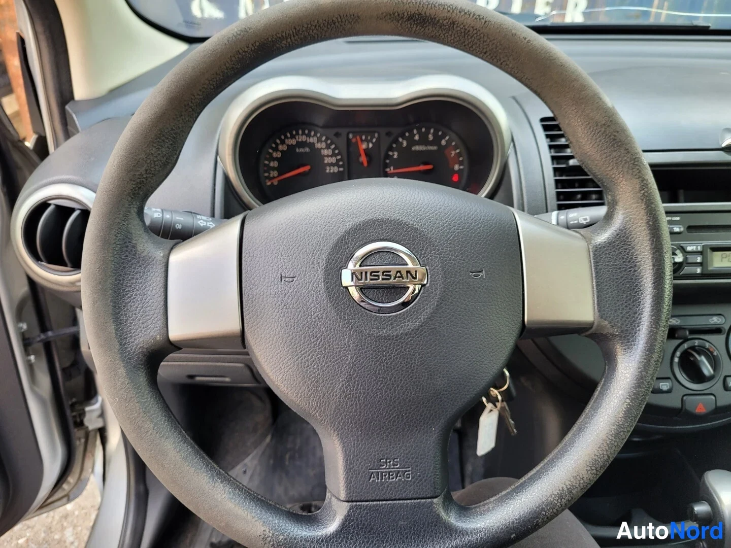 Hopea Nissan Note 2008, ohjaamo, kuva 11