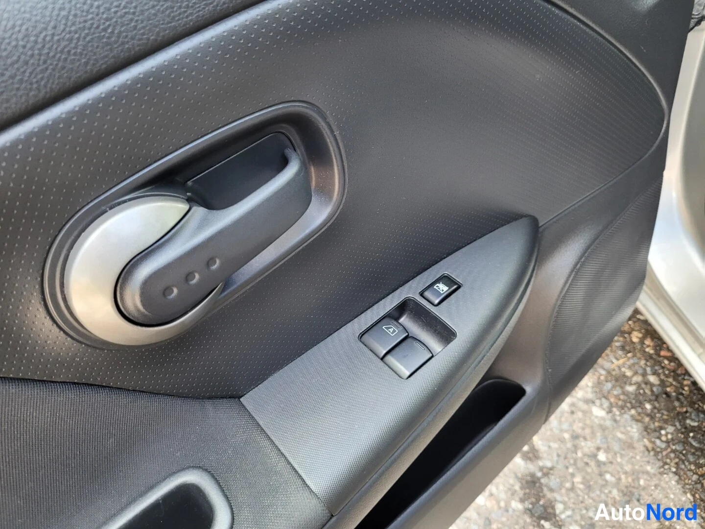 Hopea Nissan Note 2008, yksityiskohta, kuva 19