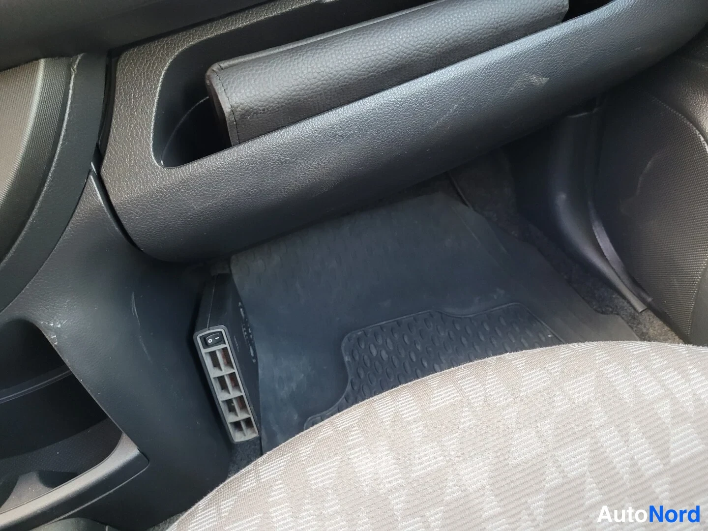 Hopea Nissan Note 2008, yksityiskohta, kuva 20