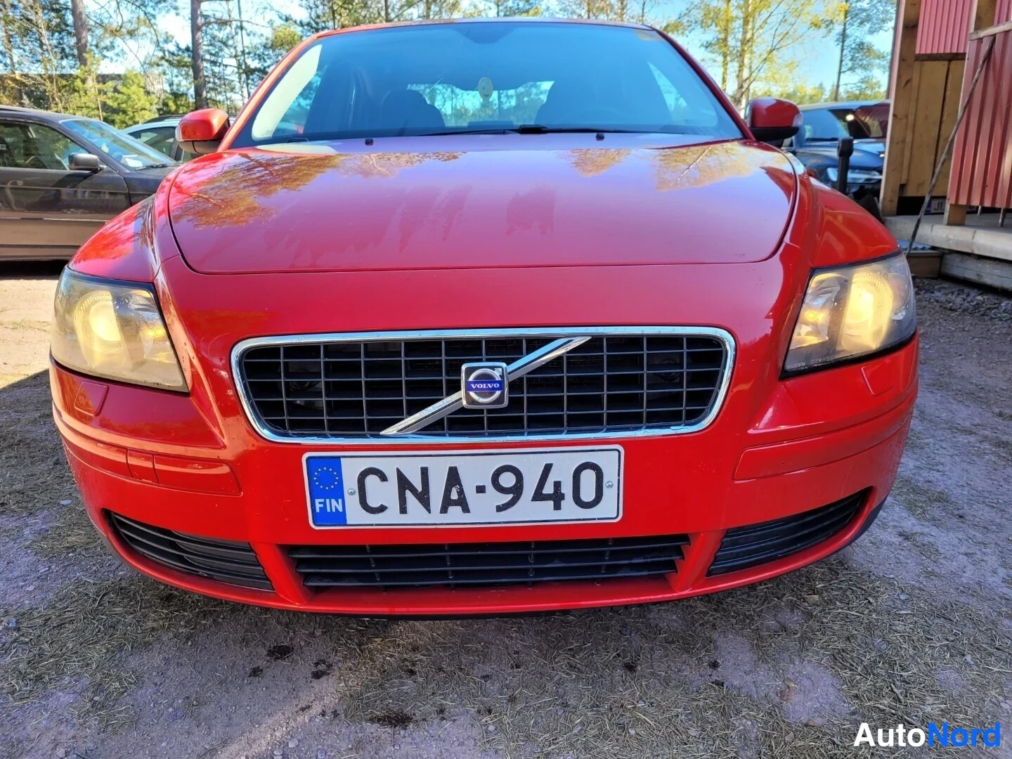 Punainen Volvo S40 2006, edestä, kuva 6
