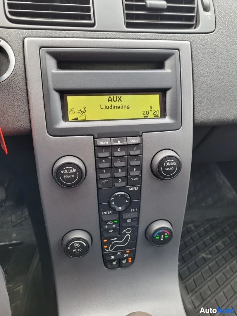 Punainen Volvo S40 2006, yksityiskohta, kuva 21