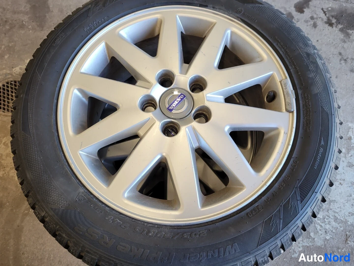 Punainen Volvo S40 2006, yksityiskohta, kuva 26
