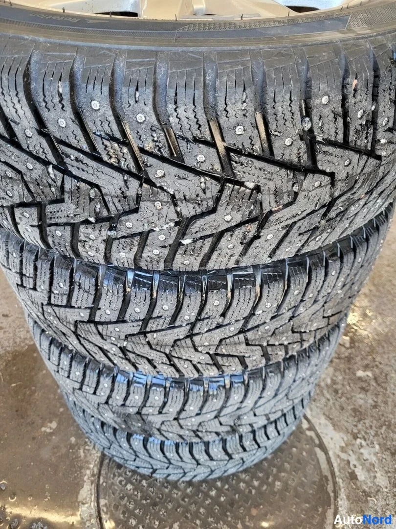 Punainen Volvo S40 2006, yksityiskohta, kuva 27