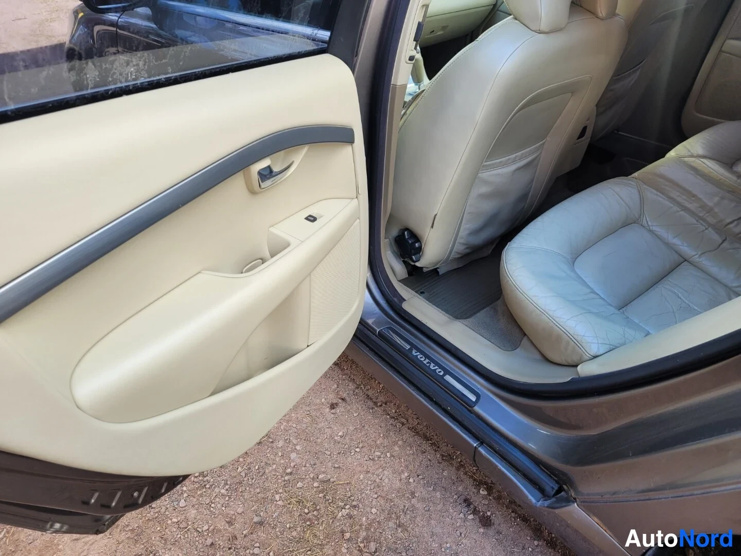 Beige Volvo S80 2006, takaistuimet, kuva 18