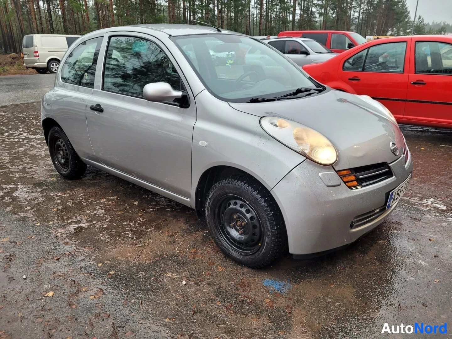 Hopea Nissan Micra 2004, etuviisto, keula oikealle, kuva 3