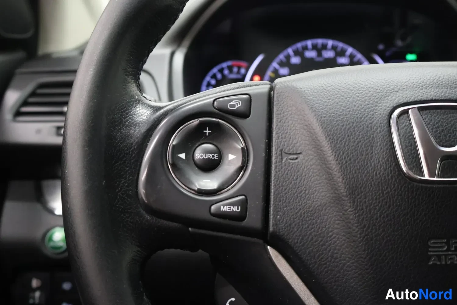 Musta Honda CR-V 2015, yksityiskohta, kuva 14
