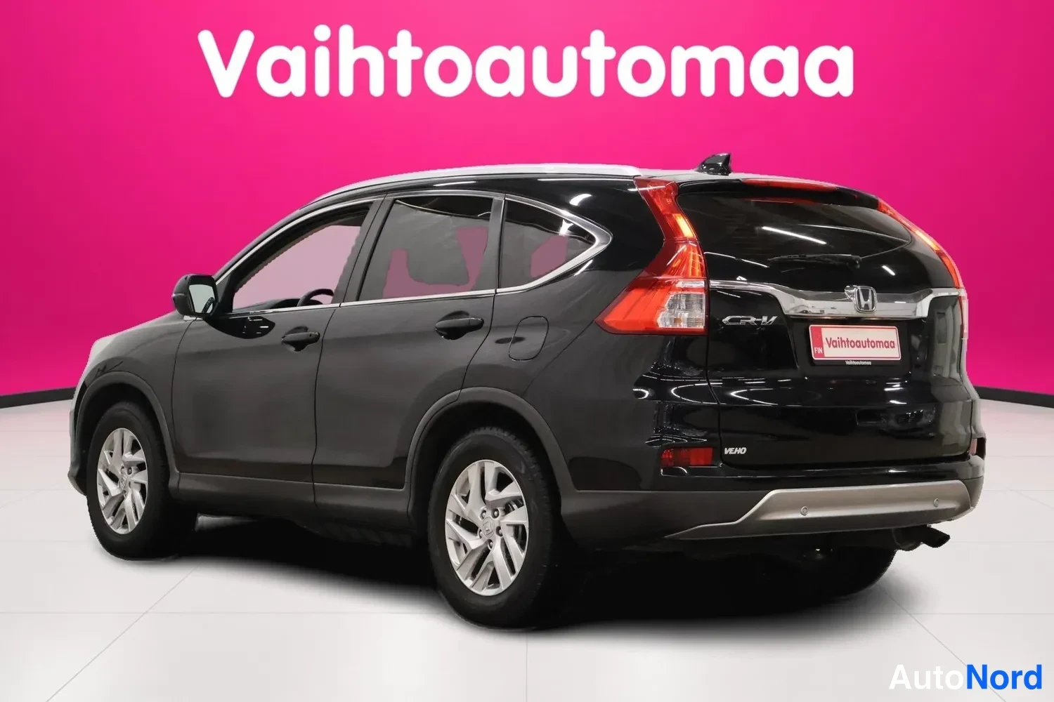 Musta Honda CR-V 2015, takaviisto, kuva 4