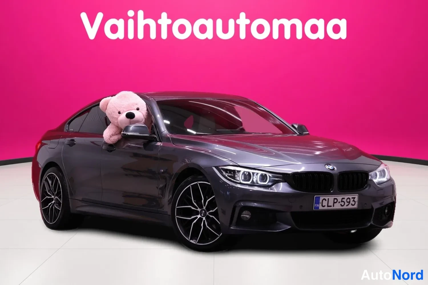 Harmaa BMW 420i xDrive 2018, etuviisto, keula oikealle, kuva 3