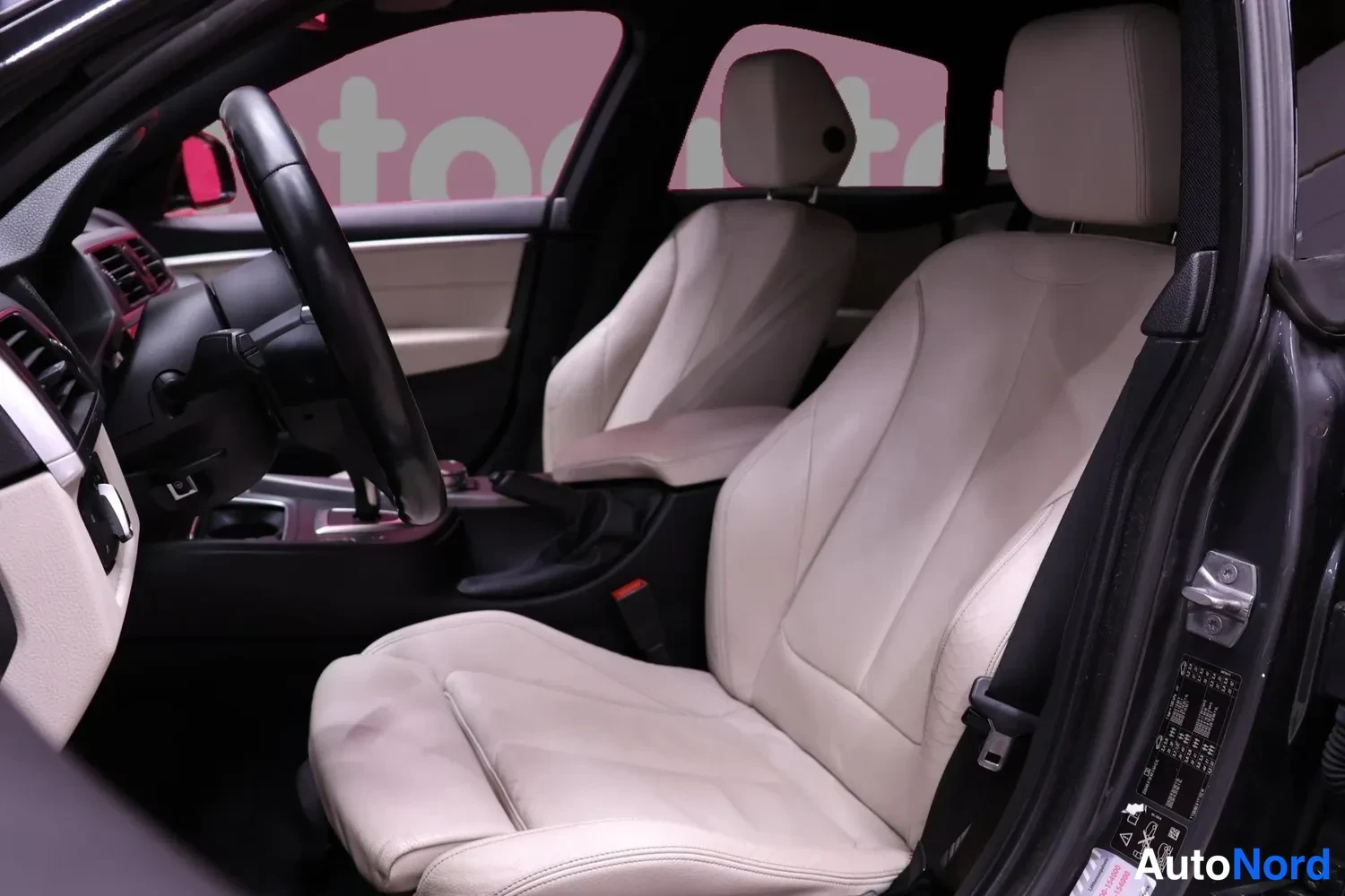 Harmaa BMW 420i xDrive 2018, etuistuimet, kuva 13