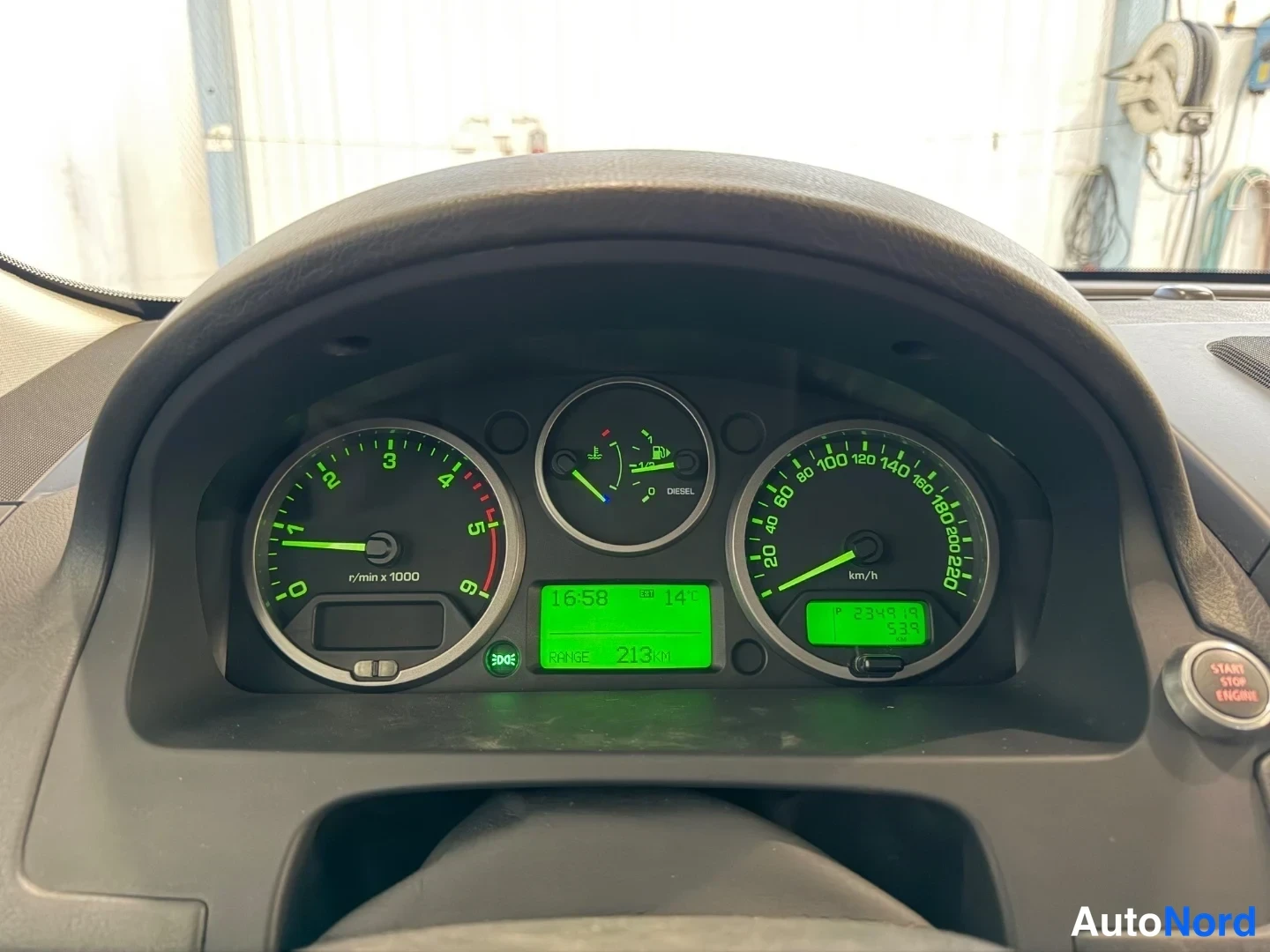 Valkoinen Land Rover Freelander 2 2011, yksityiskohta, kuva 14