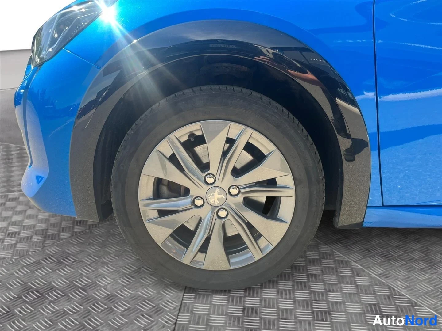 Sininen Peugeot e-208 2022, yksityiskohta, kuva 15