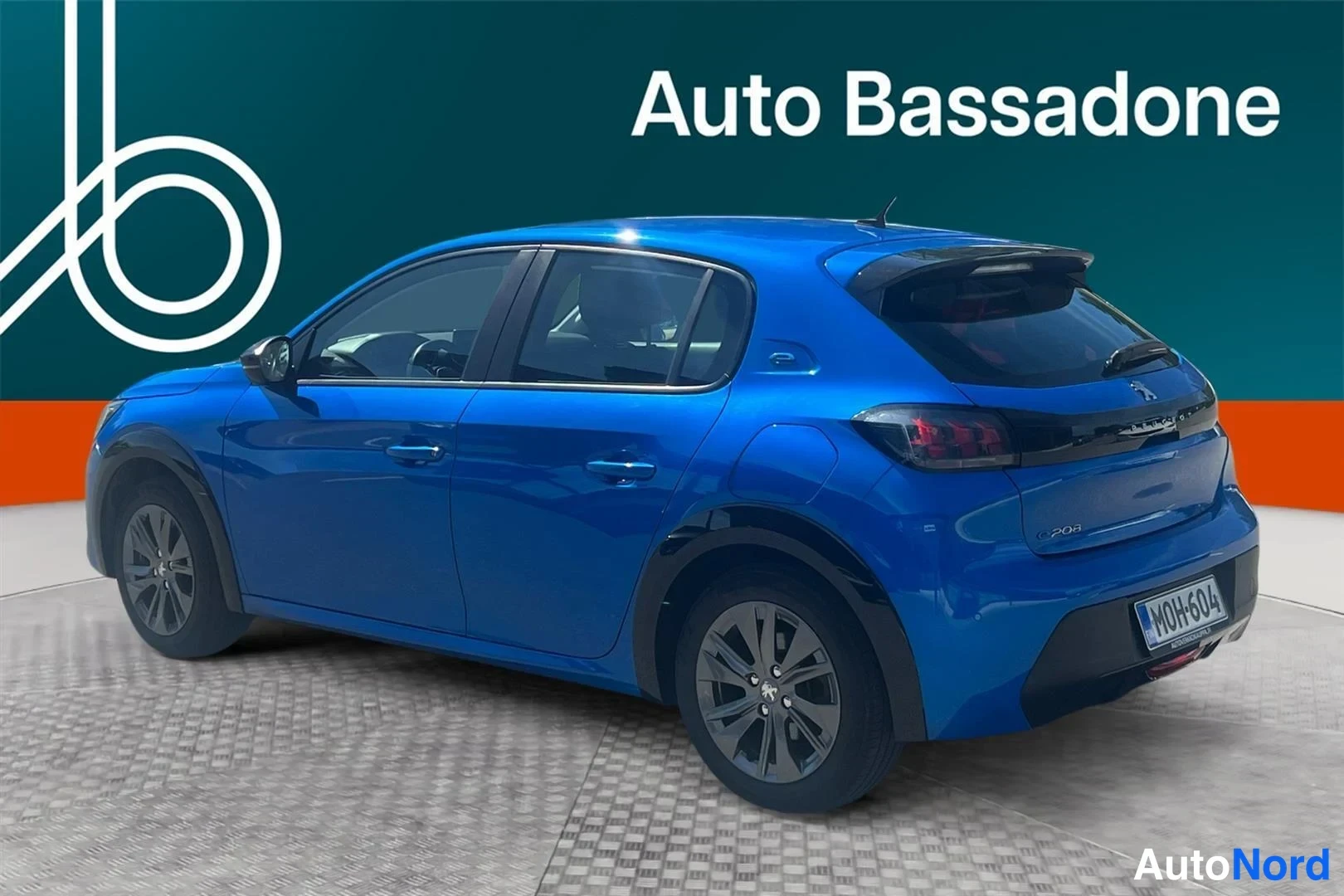 Sininen Peugeot e-208 2022, takaviisto, kuva 6