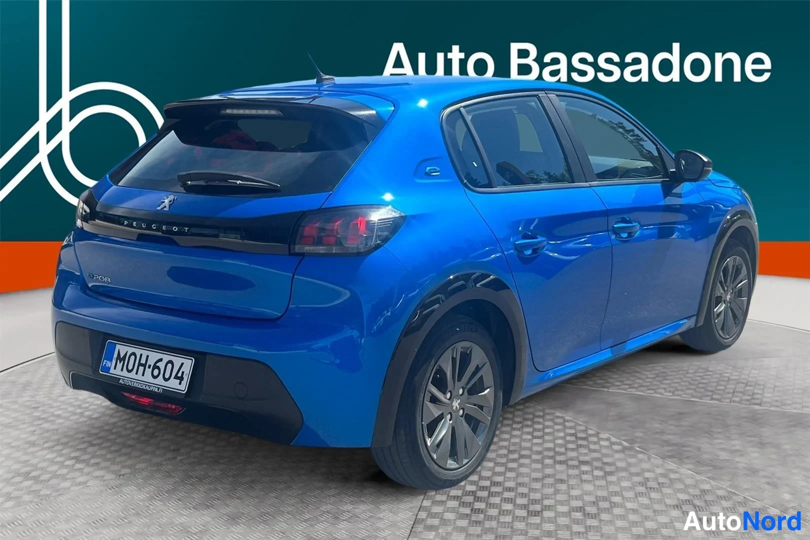 Sininen Peugeot e-208 2022, takaviisto, kuva 7