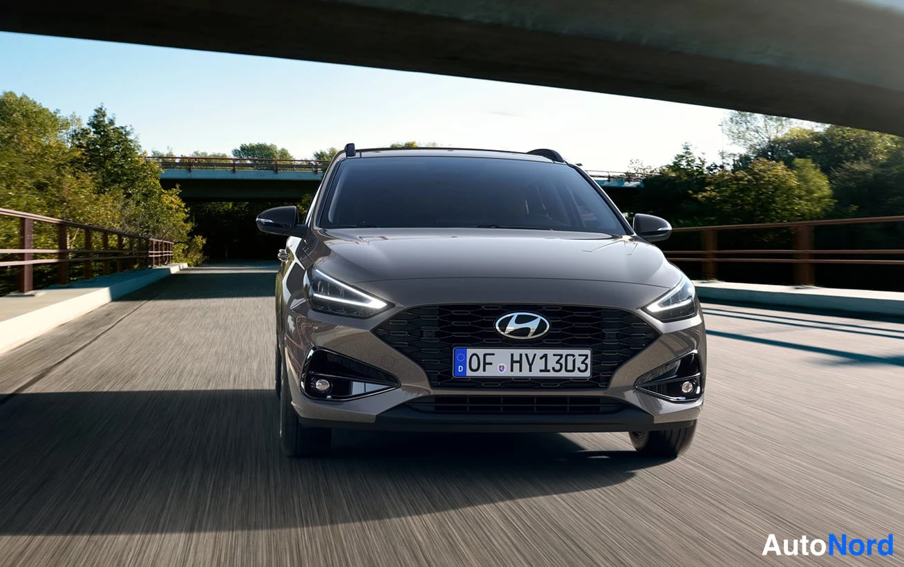 Musta Hyundai i30 2026, edestä, kuva 6