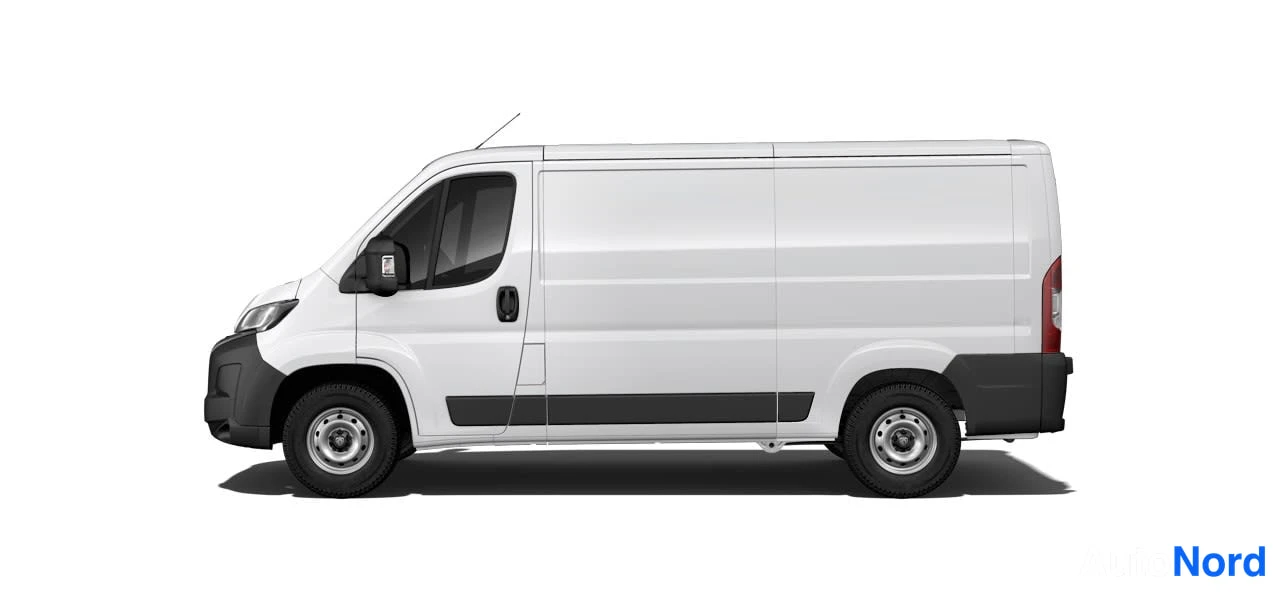 Valkoinen Peugeot Boxer 2026, etuviisto, keula vasemmalle, kuva 2