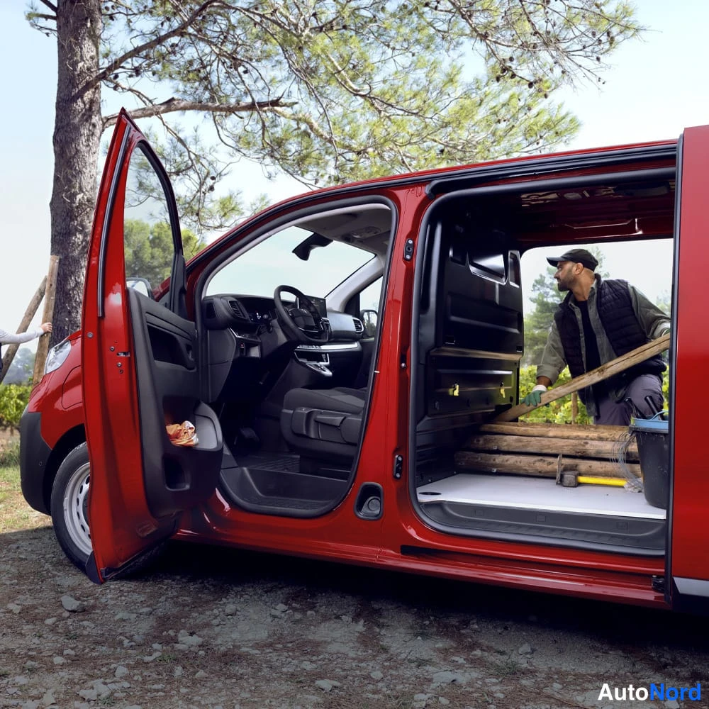 Punainen Citroen Jumpy 2026, sivulta, kuva 8