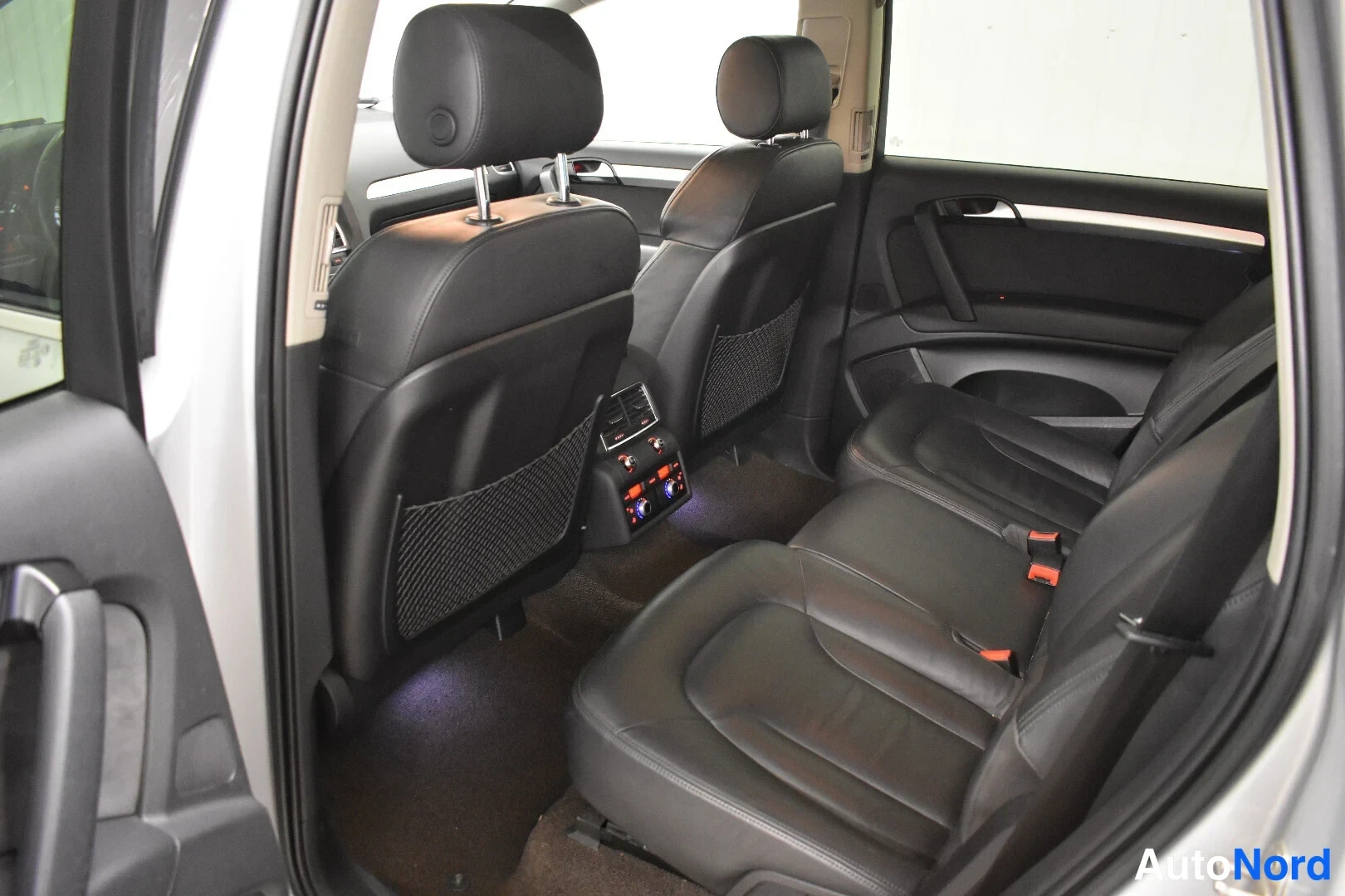 Hopea Audi Q7 2010, takaistuimet, kuva 21