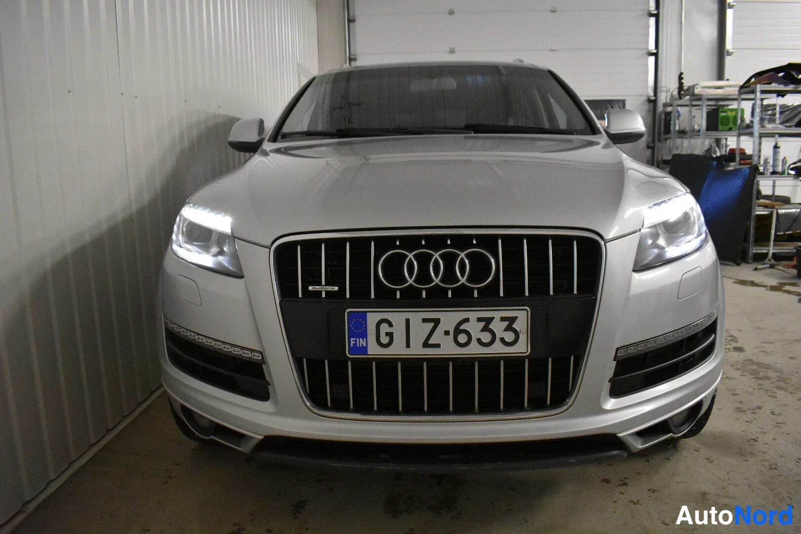 Hopea Audi Q7 2010, edestä, kuva 5
