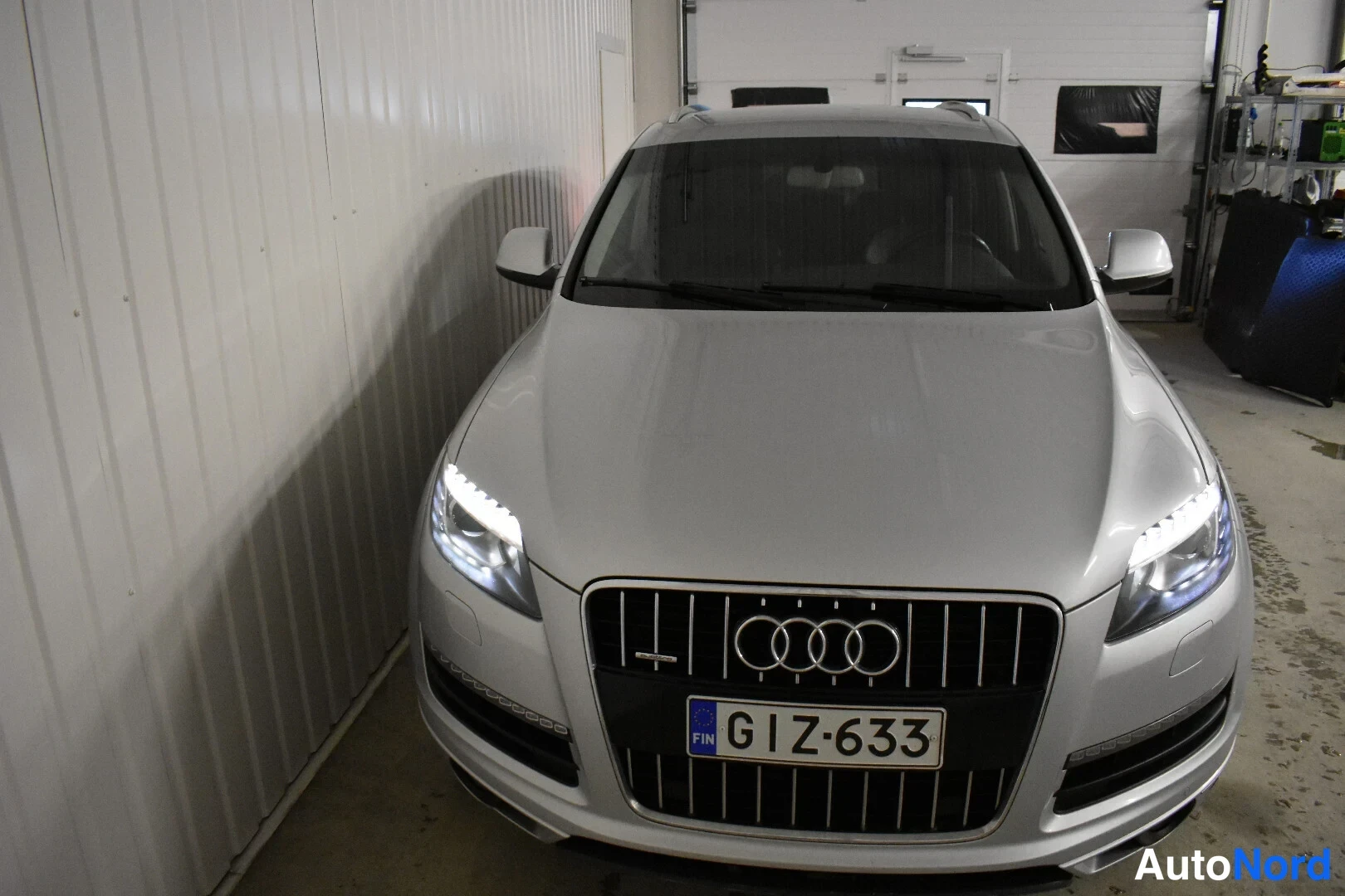 Hopea Audi Q7 2010, edestä, kuva 6