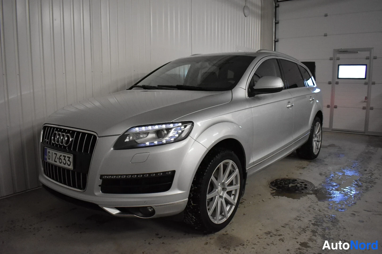 Hopea Audi Q7 2010, etuviisto, keula vasemmalle, kuva 2