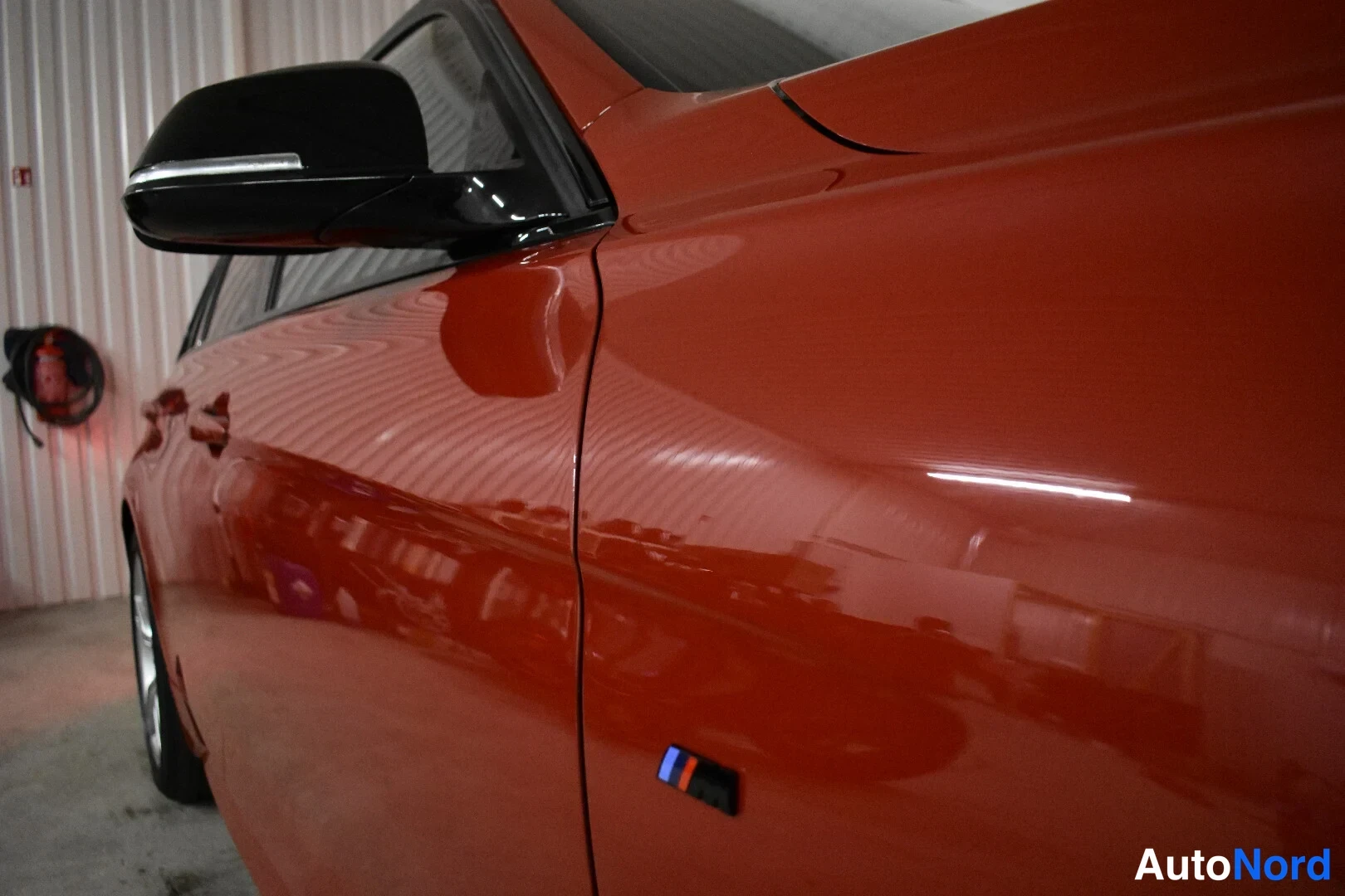 Punainen BMW 335d xDrive 2019, yksityiskohta, kuva 38
