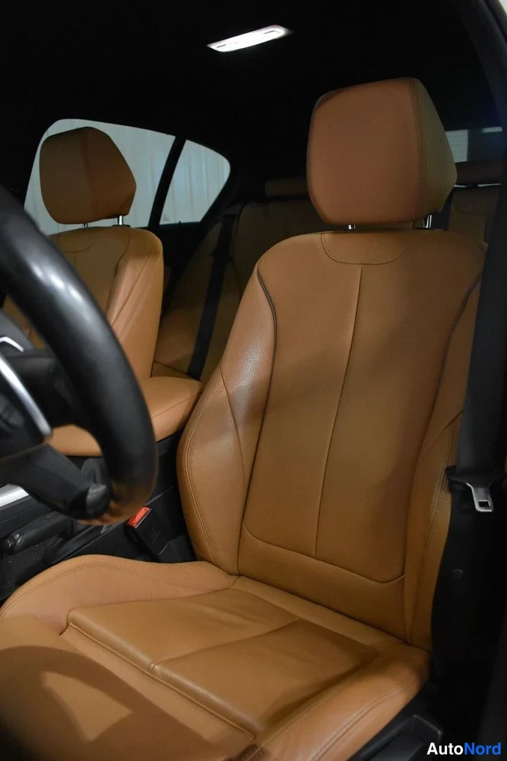 Valkoinen BMW M140i xDrive 2019, etuistuimet, kuva 20
