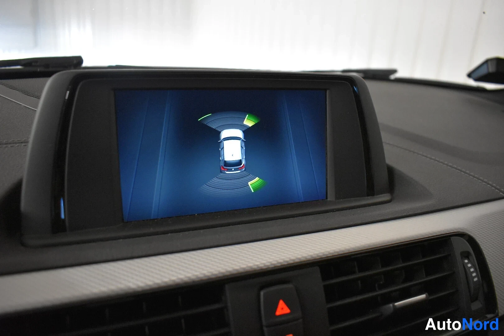 Valkoinen BMW M140i xDrive 2019, yksityiskohta, kuva 29