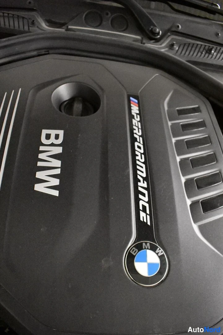 Valkoinen BMW M140i xDrive 2019, yksityiskohta, kuva 32