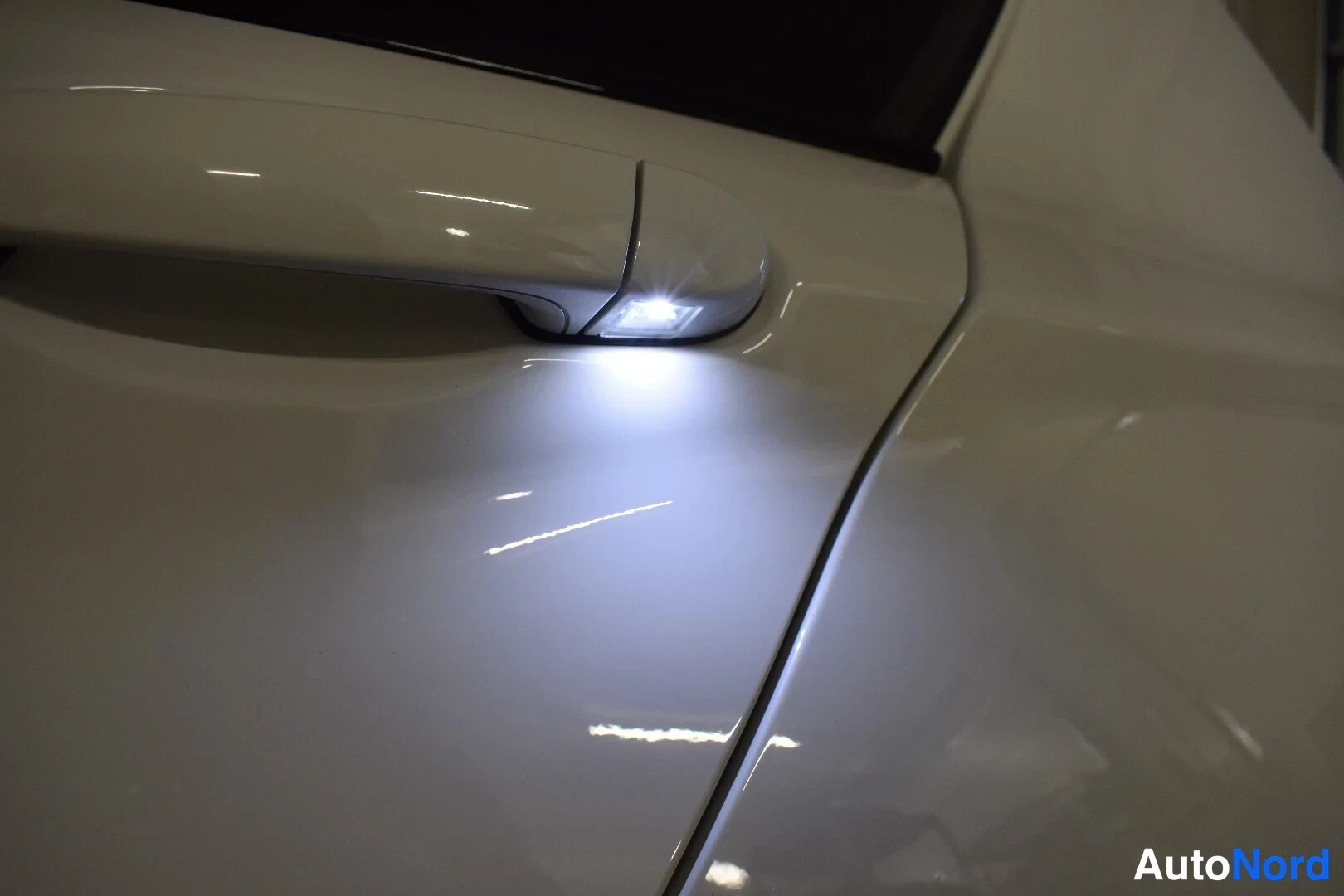 Valkoinen BMW M140i xDrive 2019, yksityiskohta, kuva 34