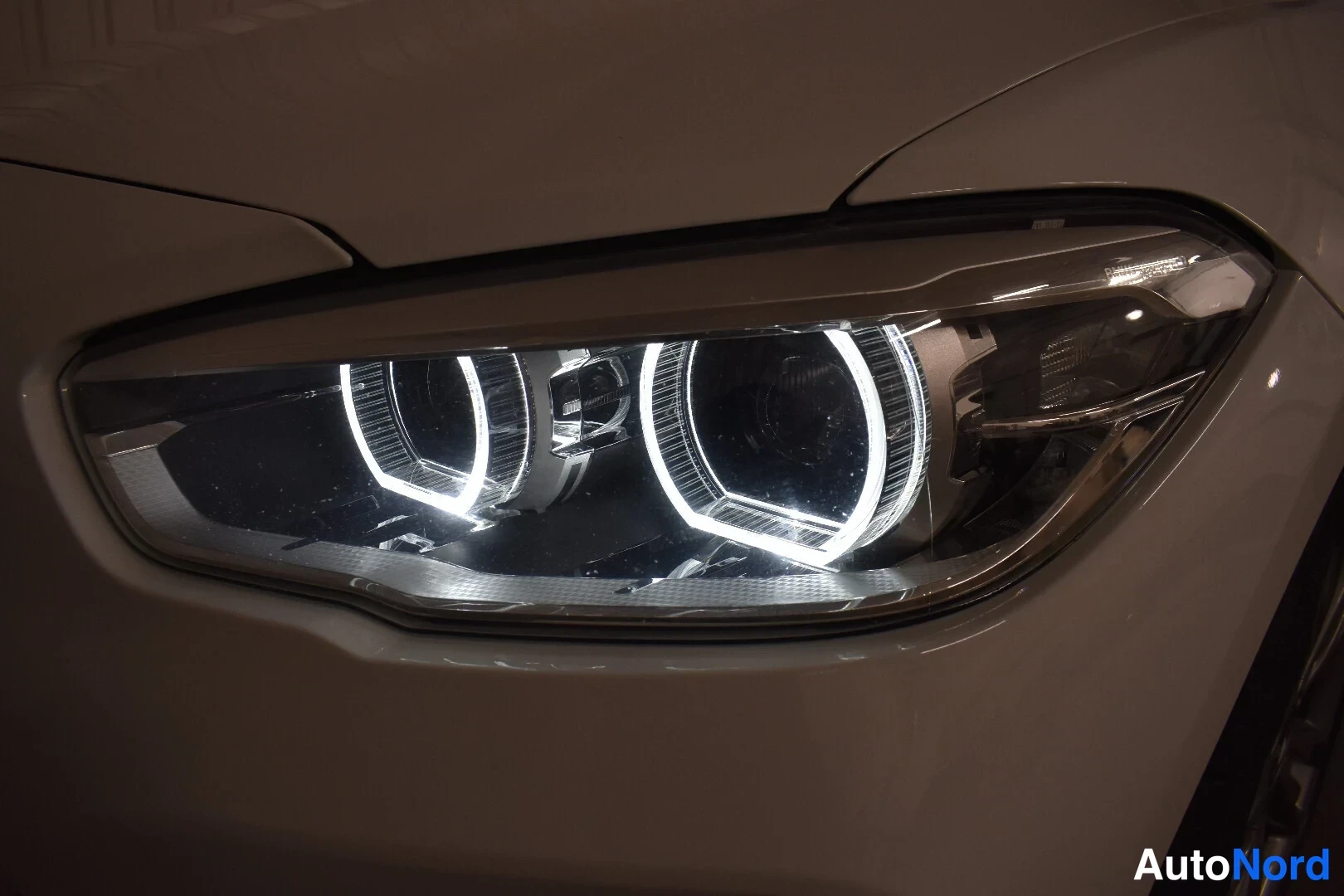 Valkoinen BMW M140i xDrive 2019, yksityiskohta, kuva 35