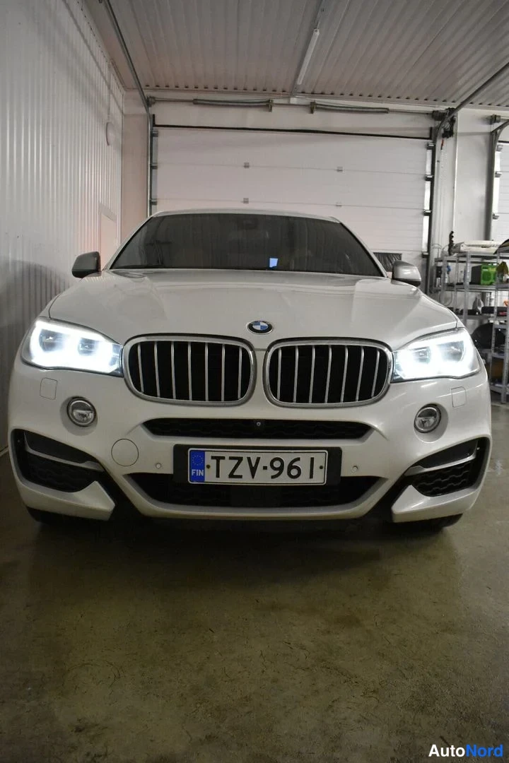 Valkoinen BMW X6 2016, edestä, kuva 7