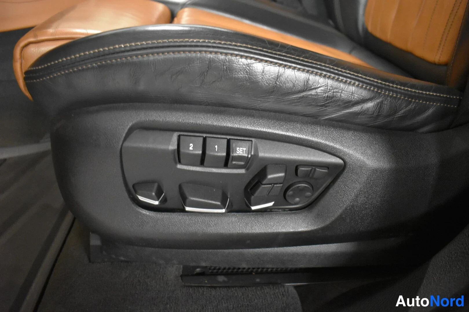 Valkoinen BMW X6 2016, yksityiskohta, kuva 36
