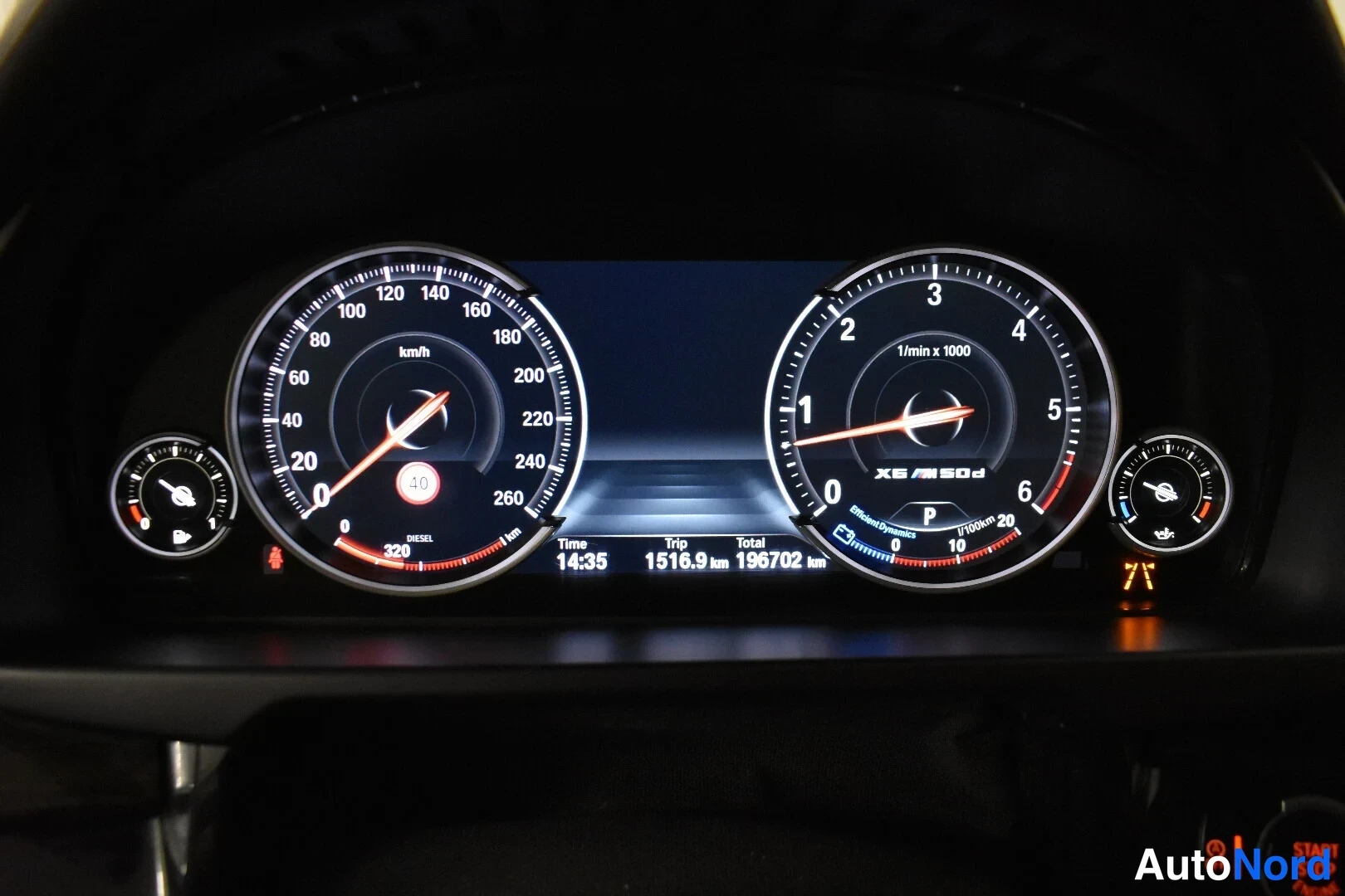 Valkoinen BMW X6 2016, ohjaamo, kuva 18