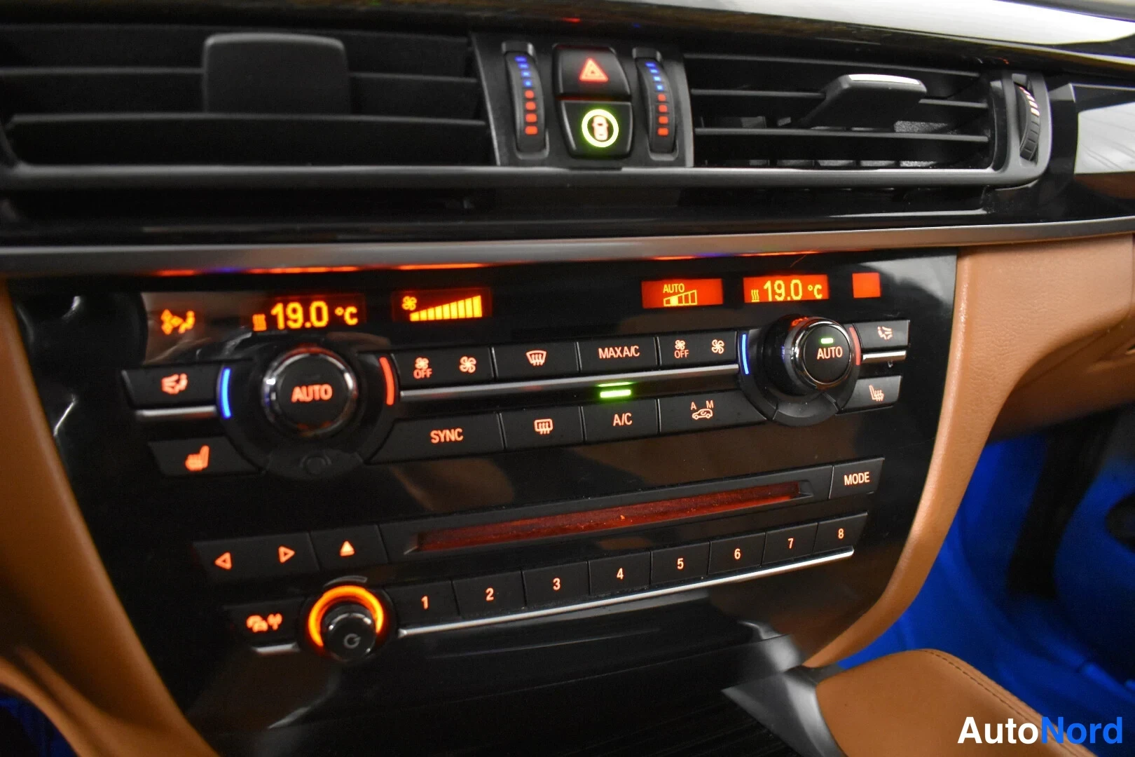 Valkoinen BMW X6 2016, yksityiskohta, kuva 31