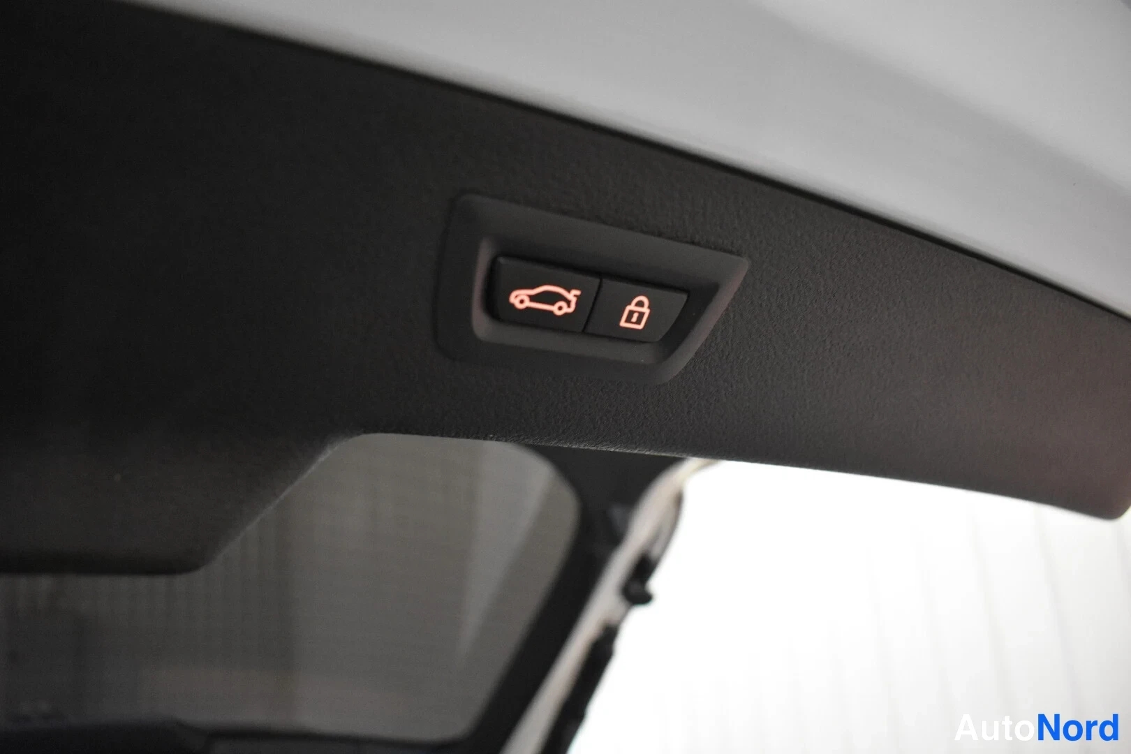Valkoinen BMW X6 2016, kuva 39