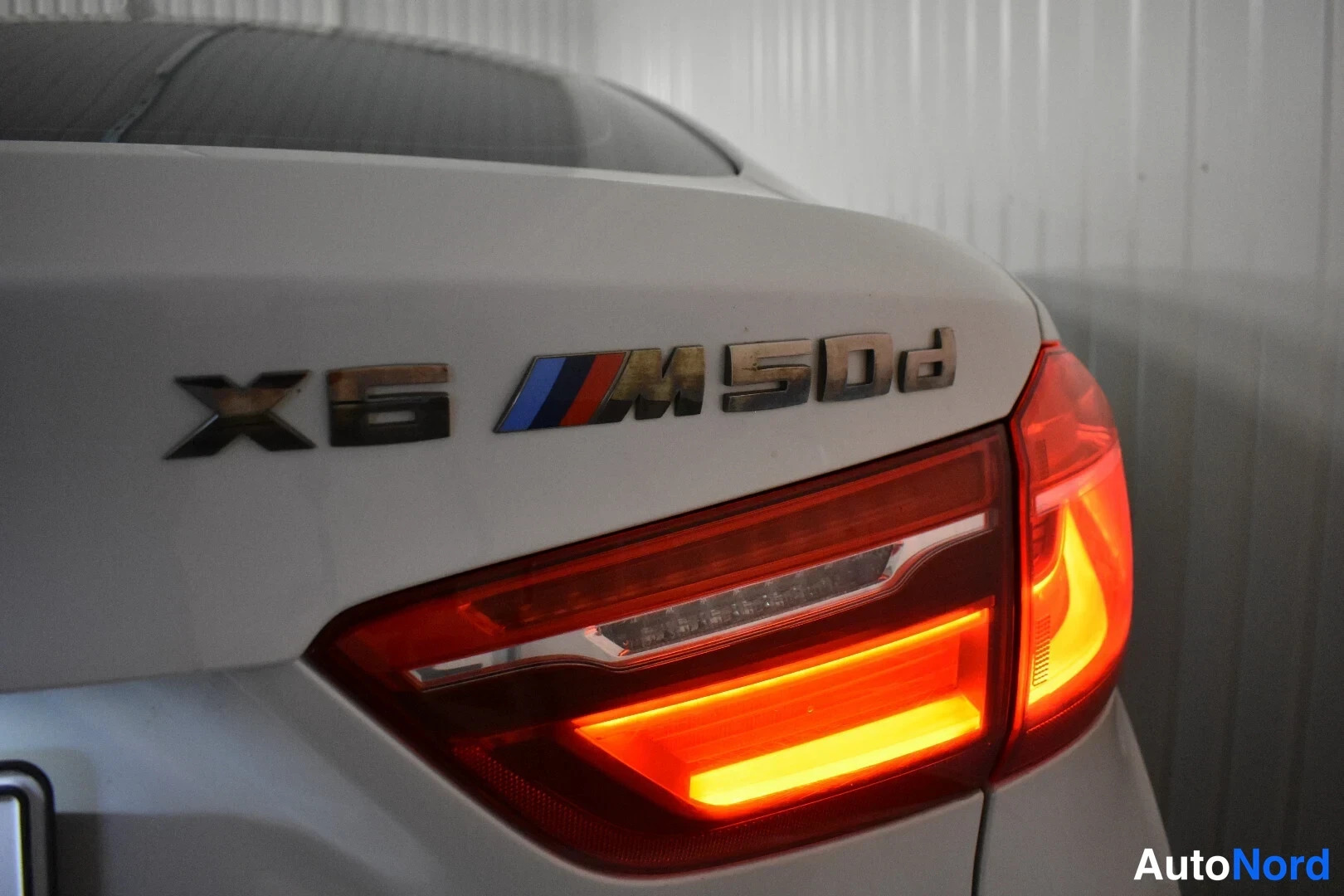 Valkoinen BMW X6 2016, yksityiskohta, kuva 37