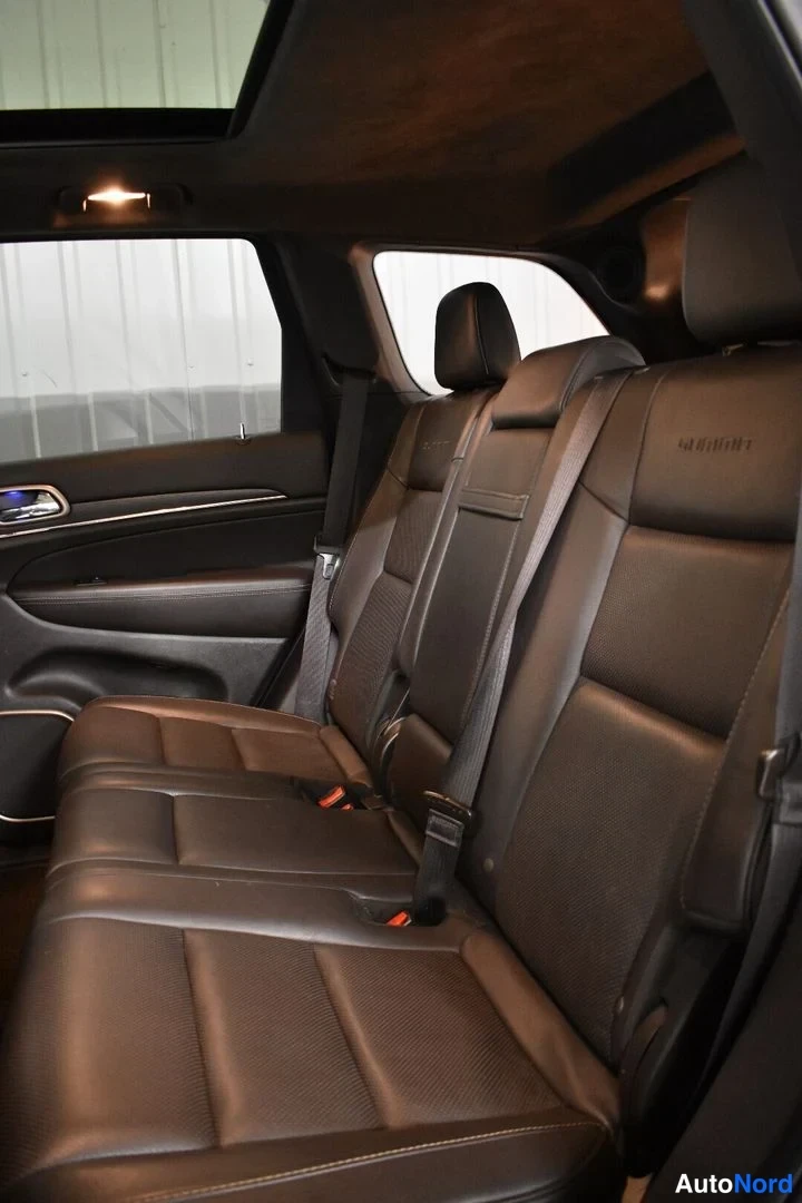 Ruskea Jeep Grand Cherokee 2014, takaistuimet, kuva 22