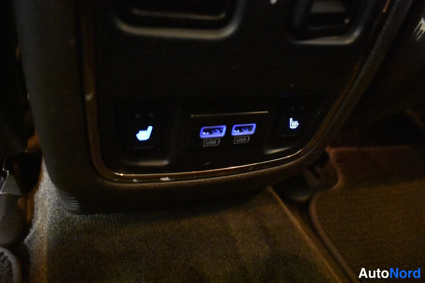 Ruskea Jeep Grand Cherokee 2014, yksityiskohta, kuva 29