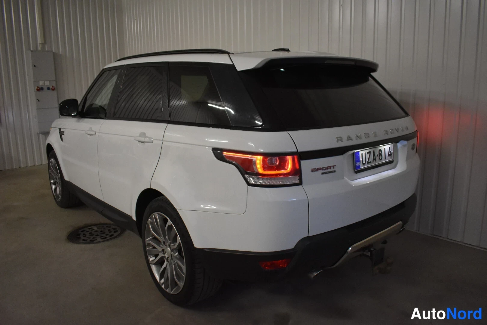 Valkoinen Land Rover Range Rover Sport 2014, takaviisto, kuva 10