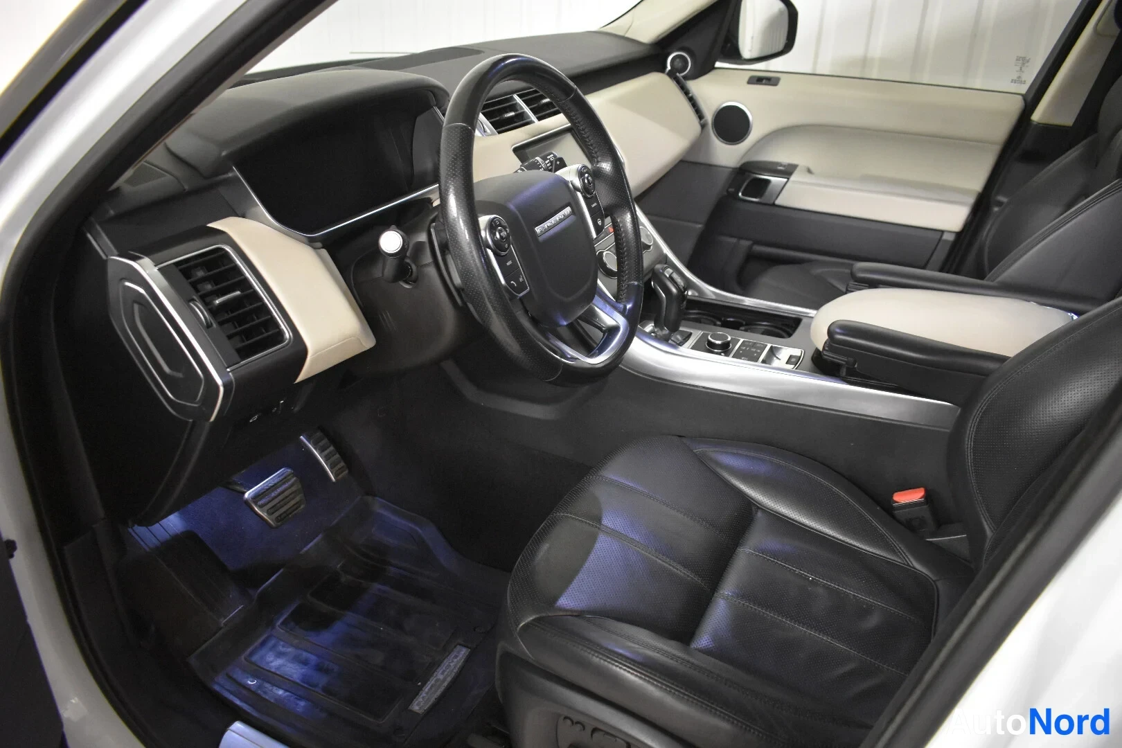 Valkoinen Land Rover Range Rover Sport 2014, ohjaamo, kuva 12